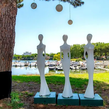 T2 Avec Terrasse & Piscine, A 10 Min, Parking