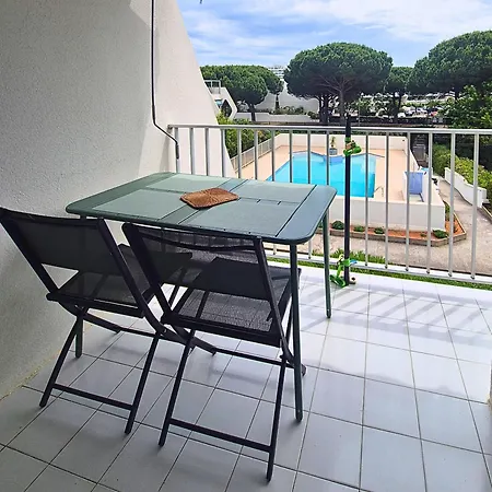 Appartement T2 Avec Terrasse & Piscine, A 10 Min, Parking