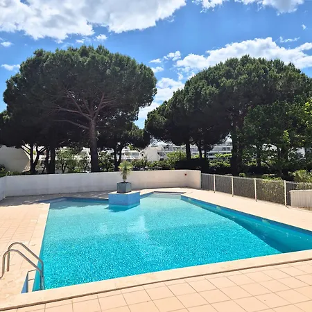 T2 Avec Terrasse & Piscine, A 10 Min, Parking La Grande-Motte