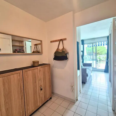 Daire T2 Avec Terrasse & Piscine, A 10 Min, Parking *
