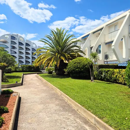 Daire T2 Avec Terrasse & Piscine, A 10 Min, Parking La Grande Motte